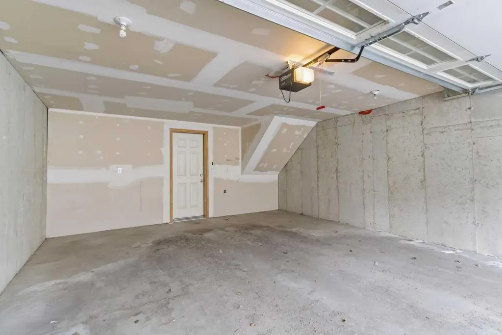 89 Pantego Lane NW Calgary AB T3K 0T1