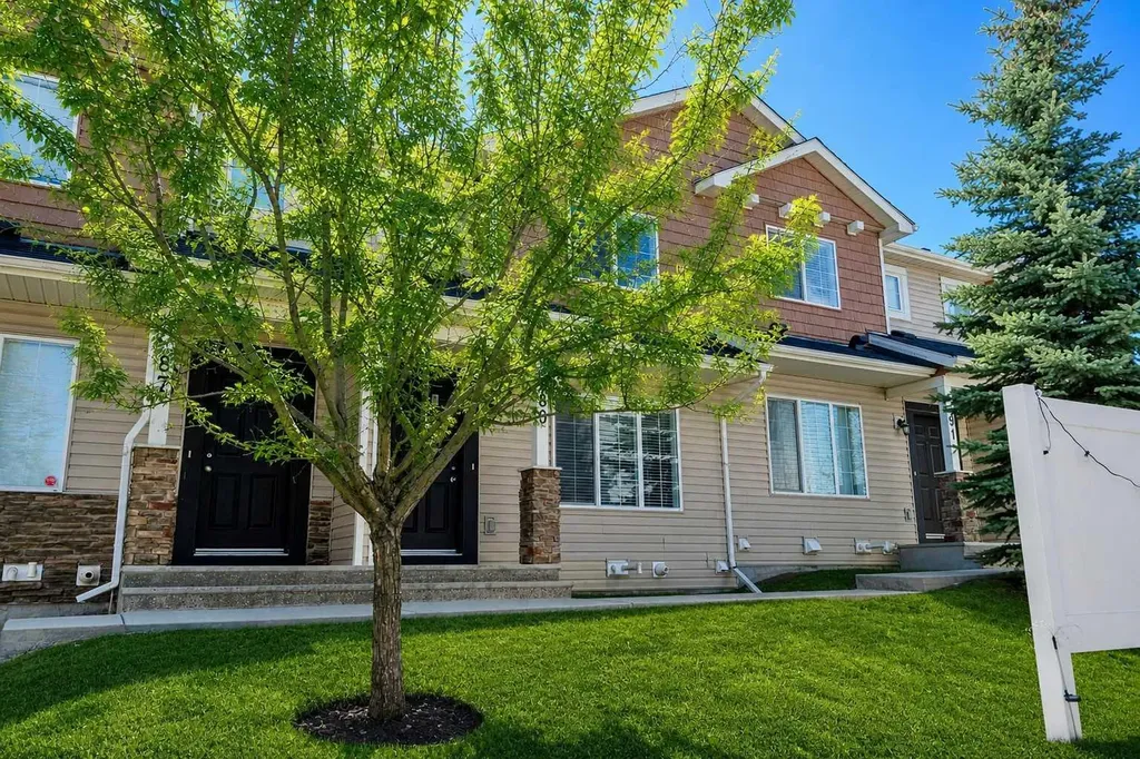 89 Pantego Lane NW Calgary AB T3K 0T1