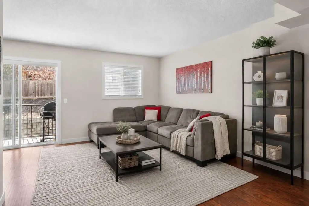 89 Pantego Lane NW Calgary AB T3K 0T1
