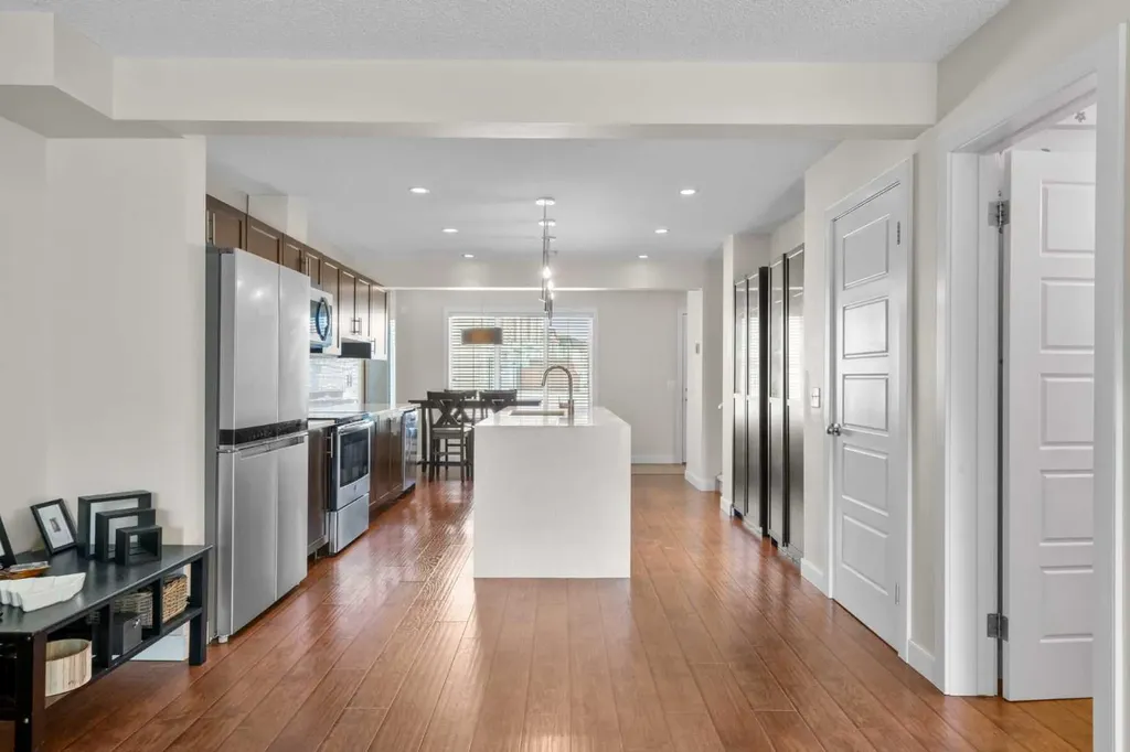 89 Pantego Lane NW Calgary AB T3K 0T1