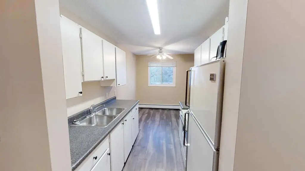 10028 105 Avenue Grande Prairie AB T8V1H1