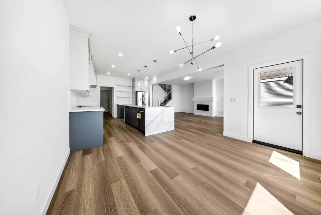 152 Copperhead Road SE Calgary AB T2Z 5G9