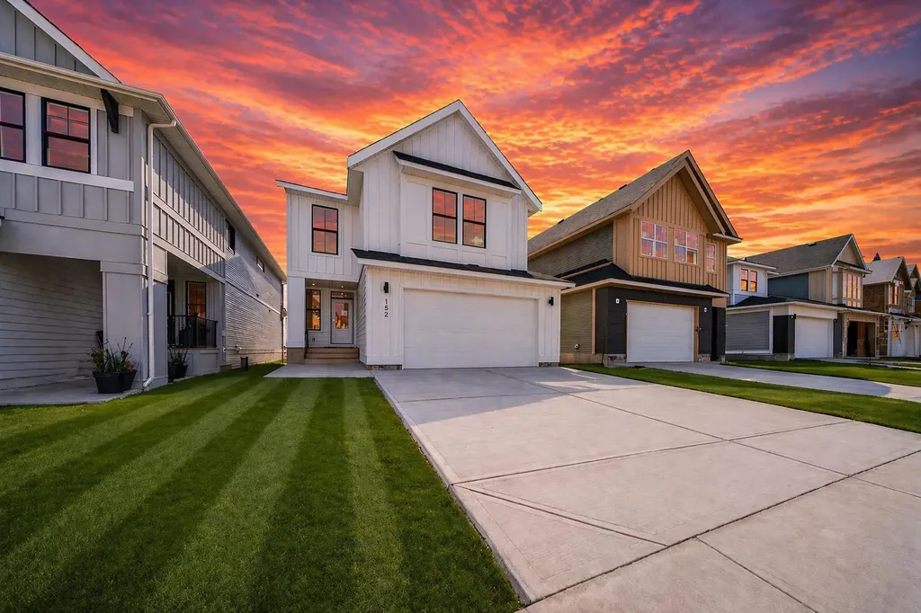 152 Copperhead Road SE Calgary AB T2Z 5G9