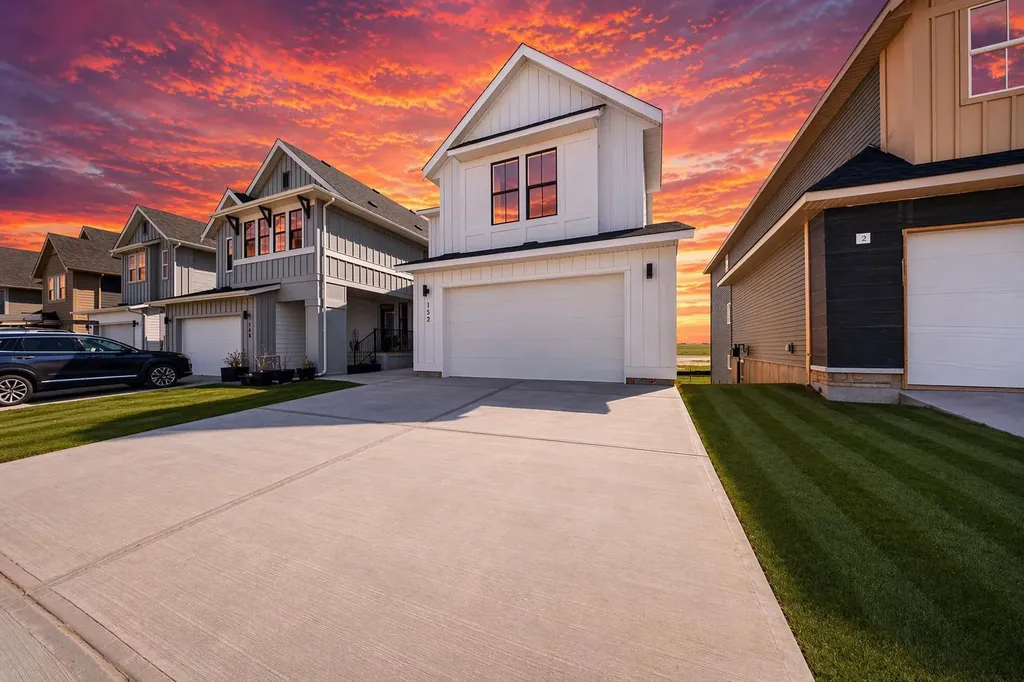 152 Copperhead Road SE Calgary AB T2Z 5G9