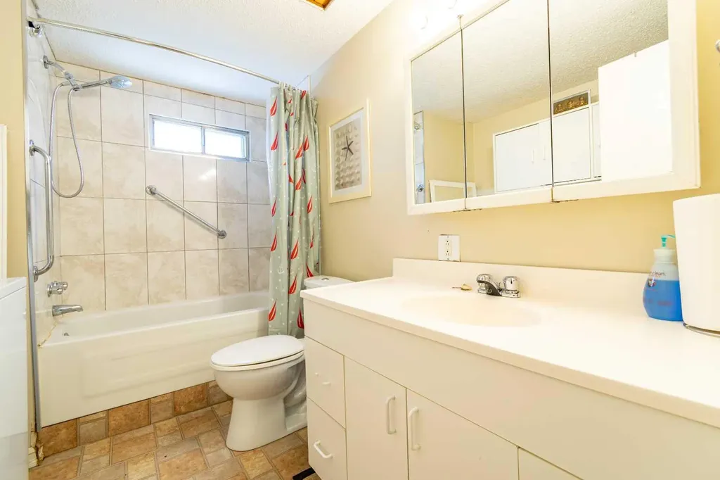 4 48a Street Close Alix AB T0C 0B0