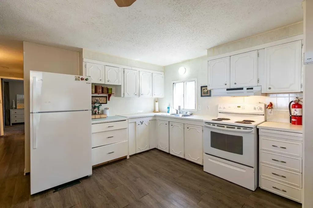4 48a Street Close Alix AB T0C 0B0