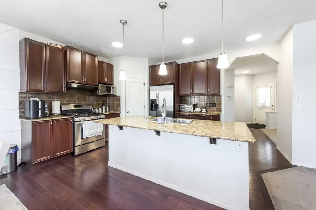 19 Skyview Ranch Crescent NE Calgary AB T3N 0E2