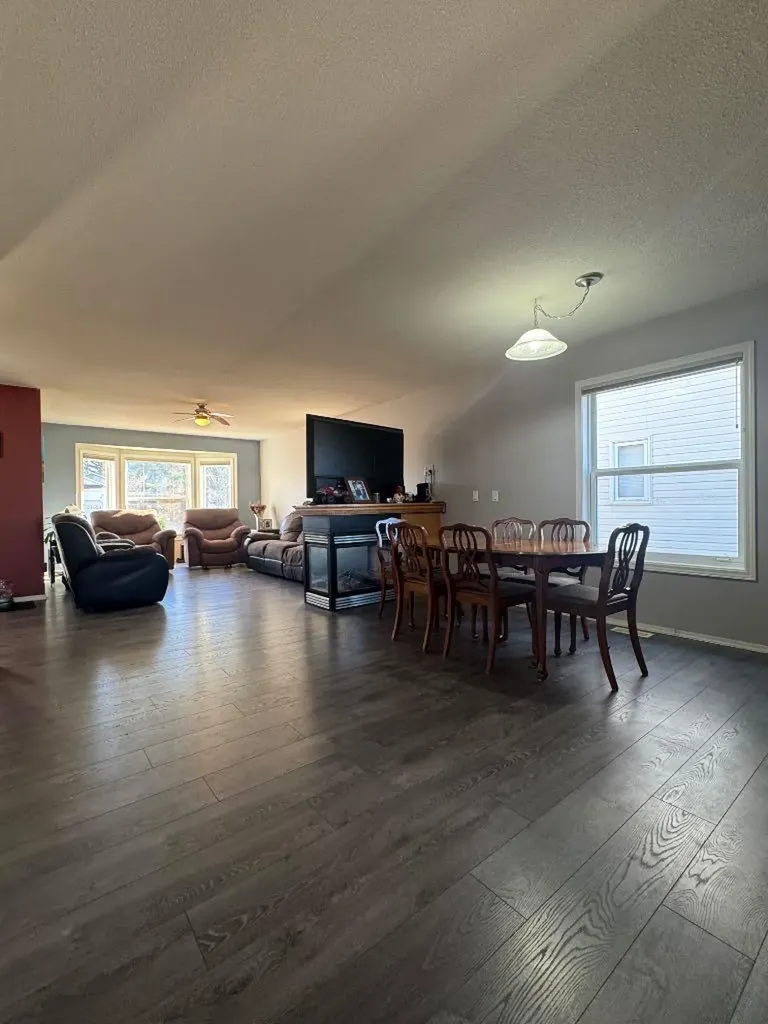 4953 49 Street Sedgewick AB T0B 4C0
