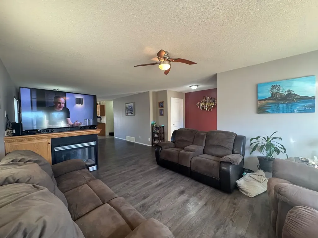 4953 49 Street Sedgewick AB T0B 4C0