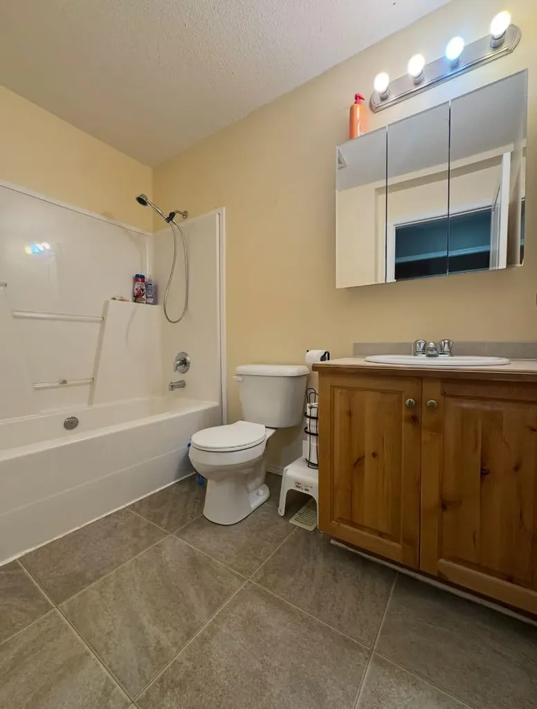 4953 49 Street Sedgewick AB T0B 4C0