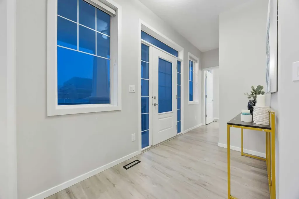 567 Osborne Drive SW Airdrie AB T4B 5L1