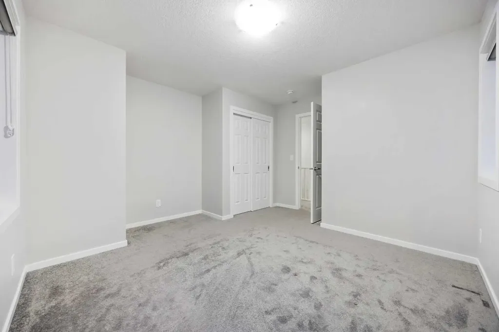 567 Osborne Drive SW Airdrie AB T4B 5L1