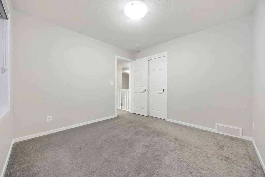 567 Osborne Drive SW Airdrie AB T4B 5L1