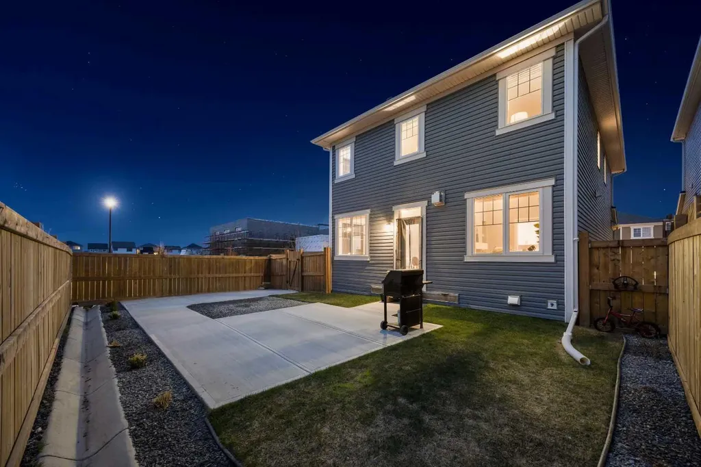 567 Osborne Drive SW Airdrie AB T4B 5L1