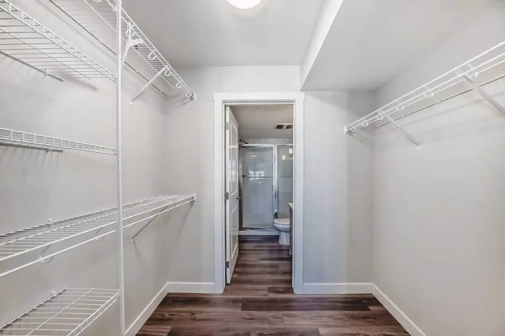 6118 80 Avenue NE Calgary AB T3J 0S6