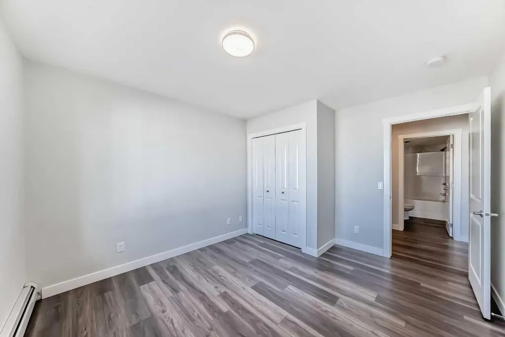 6118 80 Avenue NE Calgary AB T3J 0S6