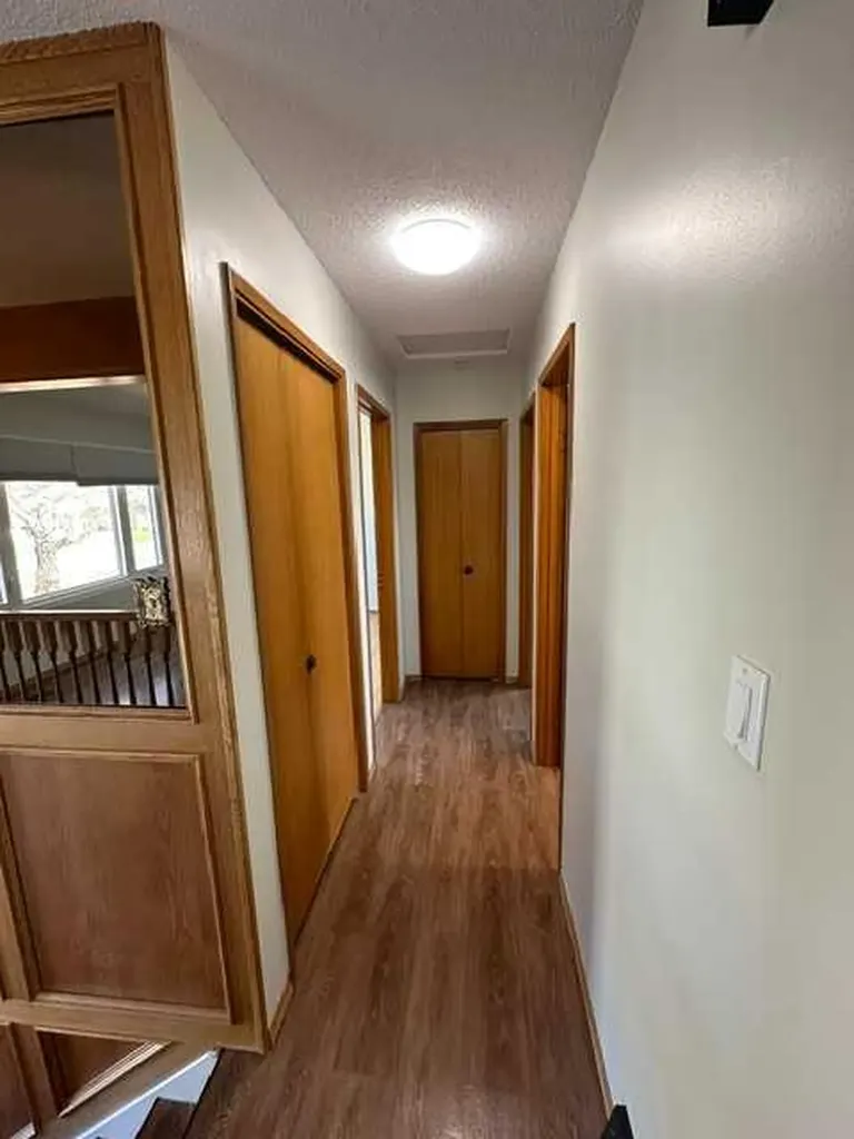 103 7 Avenue E Hanna AB T0J1P0