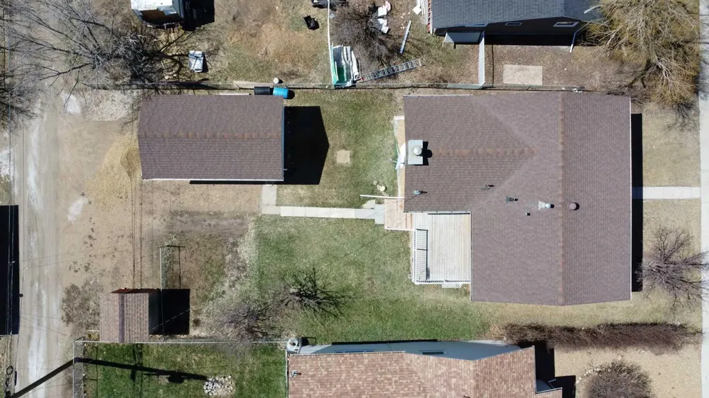 103 7 Avenue E Hanna AB T0J1P0