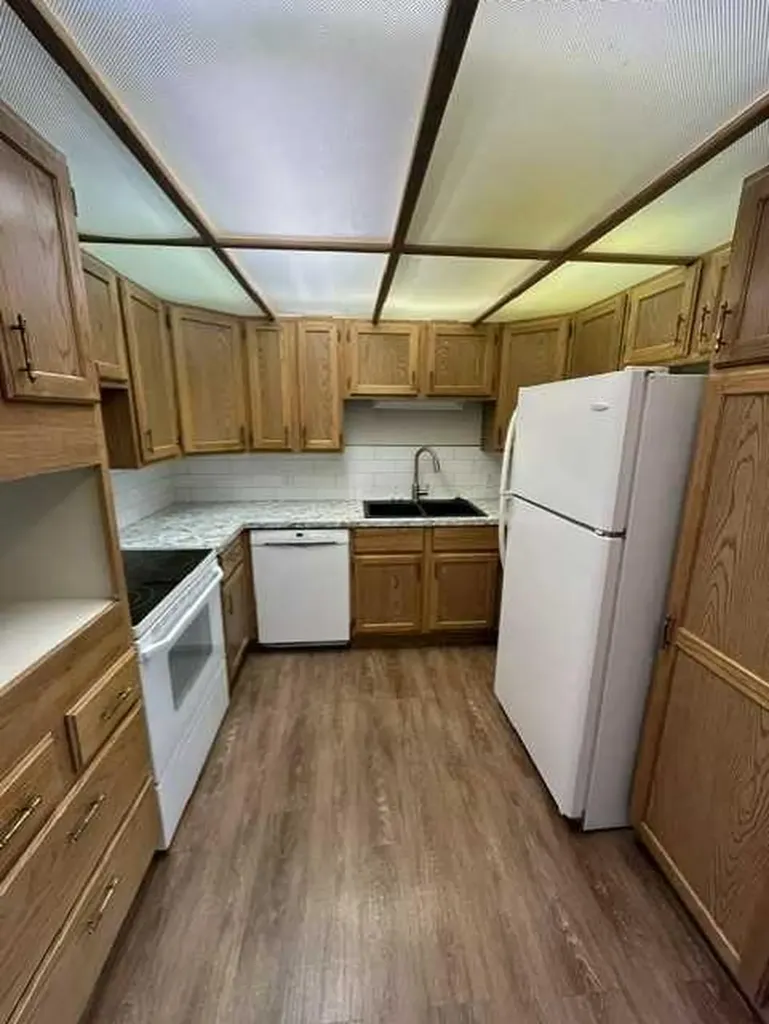 103 7 Avenue E Hanna AB T0J1P0