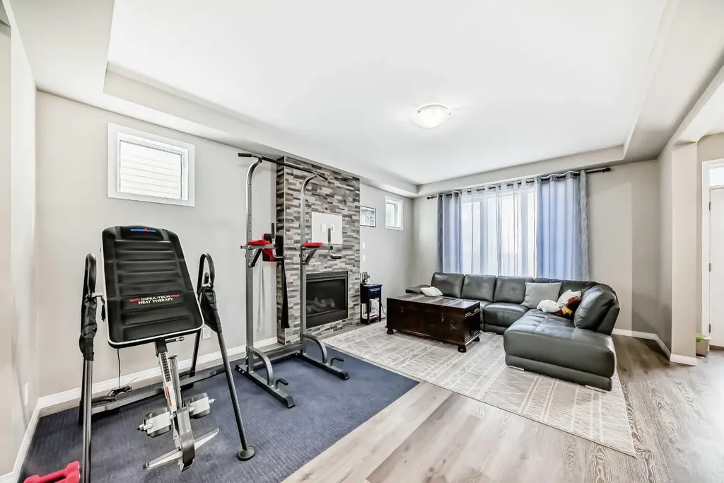 43 Carrington Crescent NW Calgary AB T3P 1N6