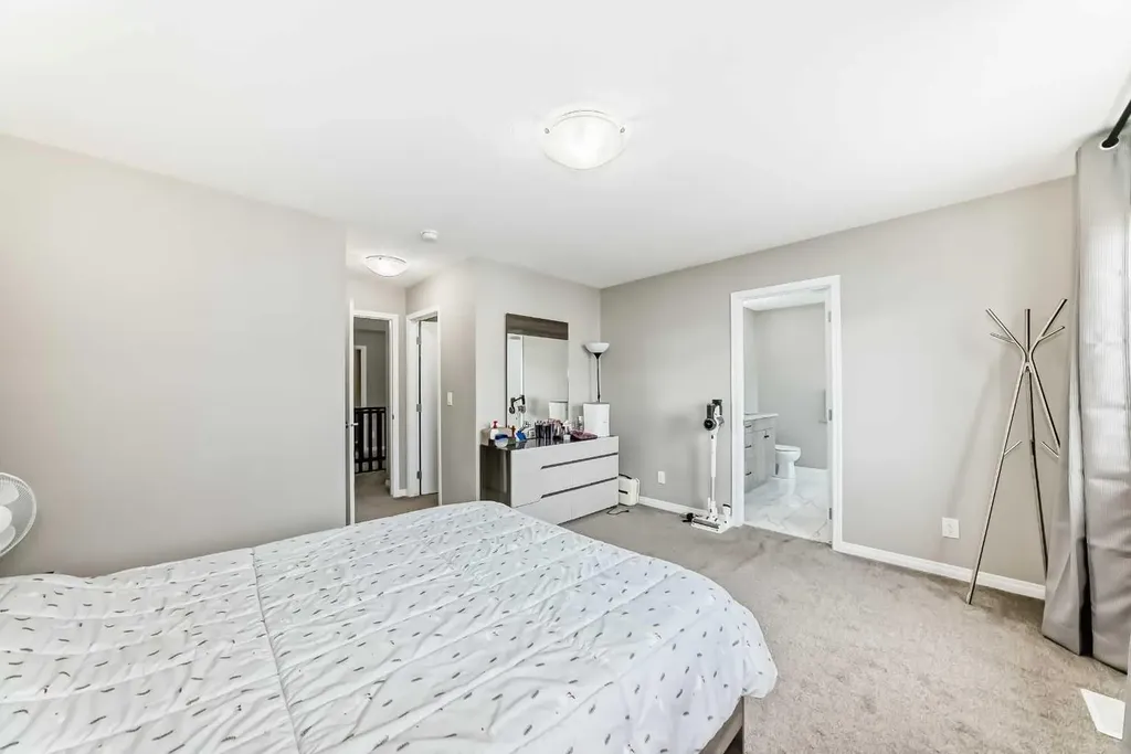 43 Carrington Crescent NW Calgary AB T3P 1N6