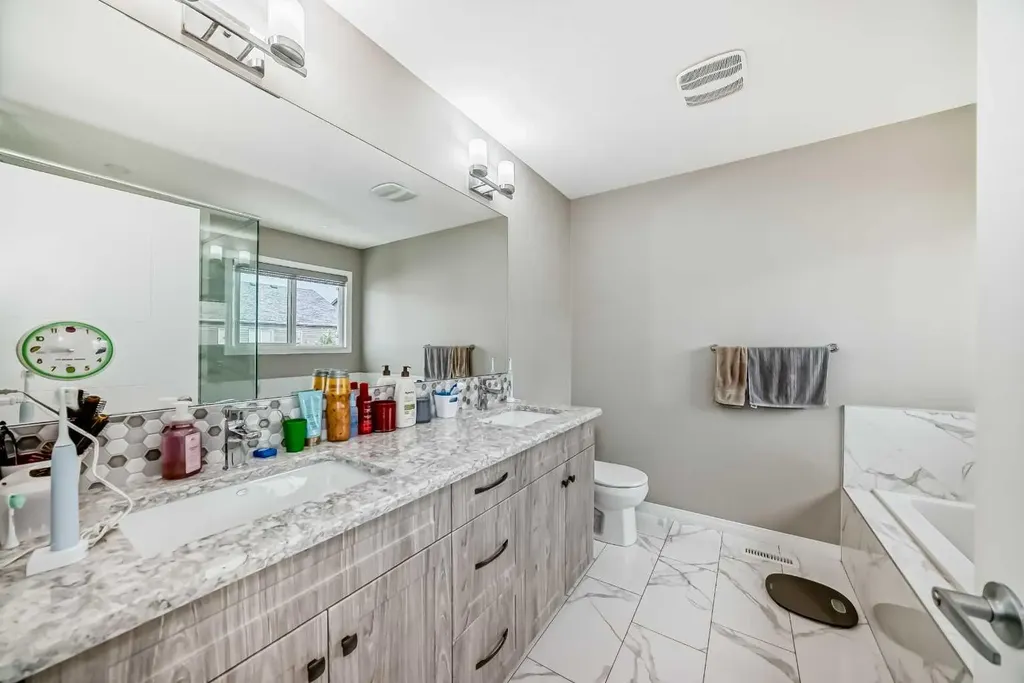 43 Carrington Crescent NW Calgary AB T3P 1N6