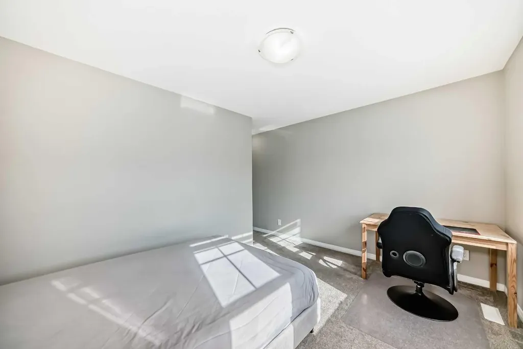43 Carrington Crescent NW Calgary AB T3P 1N6