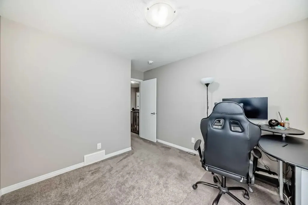 43 Carrington Crescent NW Calgary AB T3P 1N6
