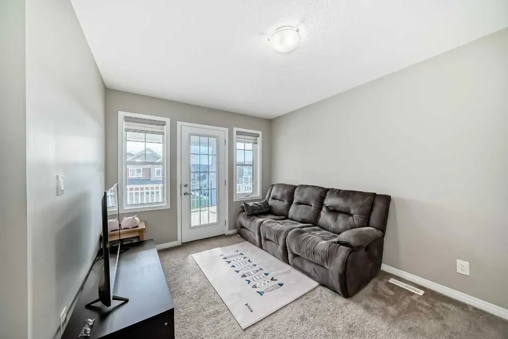 43 Carrington Crescent NW Calgary AB T3P 1N6