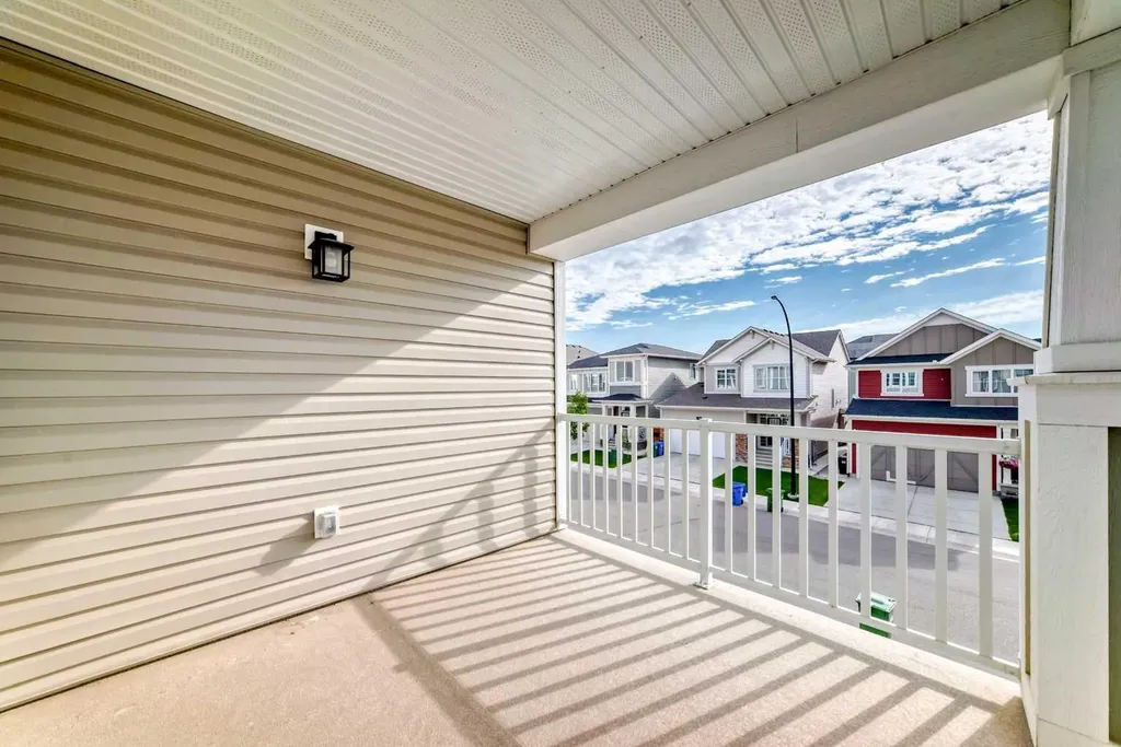 43 Carrington Crescent NW Calgary AB T3P 1N6