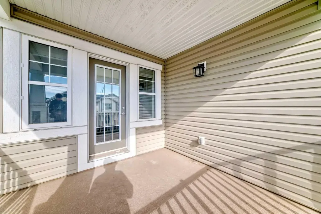 43 Carrington Crescent NW Calgary AB T3P 1N6