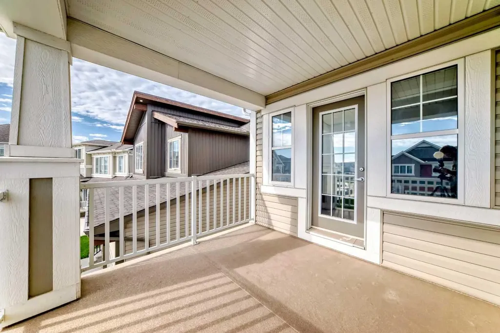 43 Carrington Crescent NW Calgary AB T3P 1N6