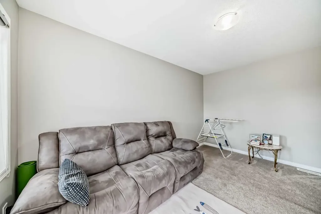 43 Carrington Crescent NW Calgary AB T3P 1N6