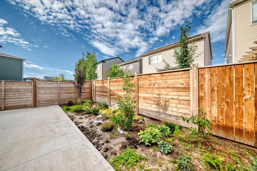 43 Carrington Crescent NW Calgary AB T3P 1N6