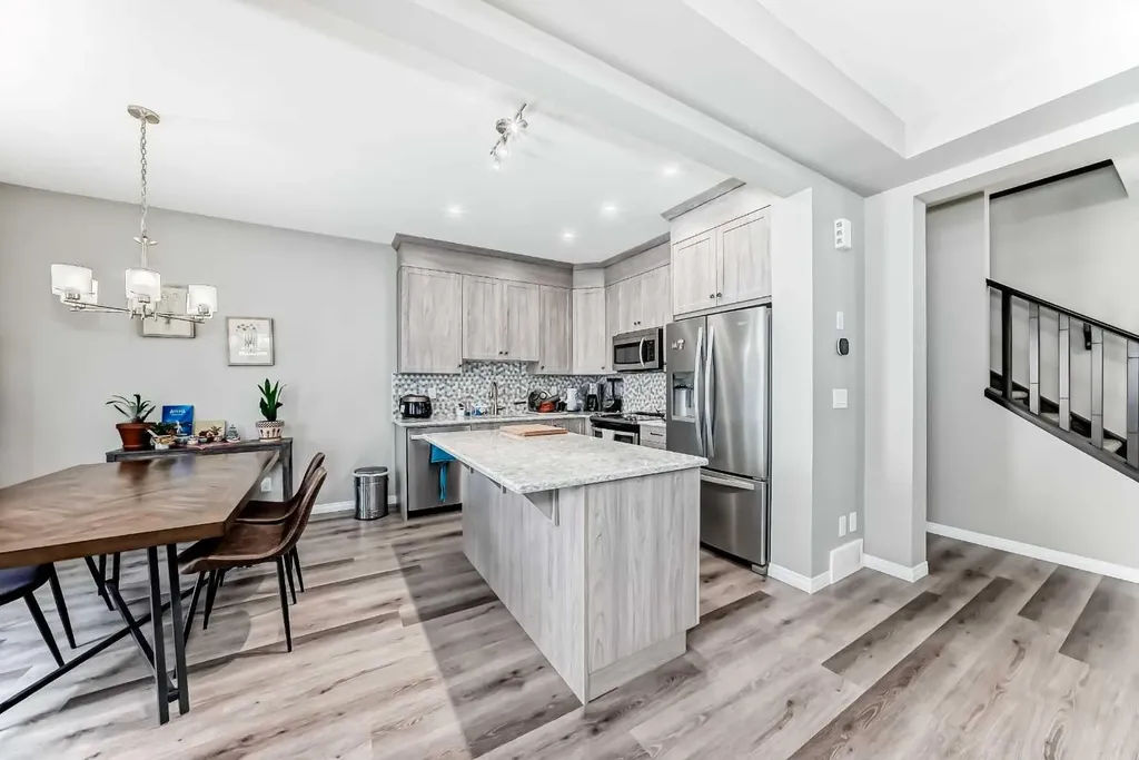 43 Carrington Crescent NW Calgary AB T3P 1N6