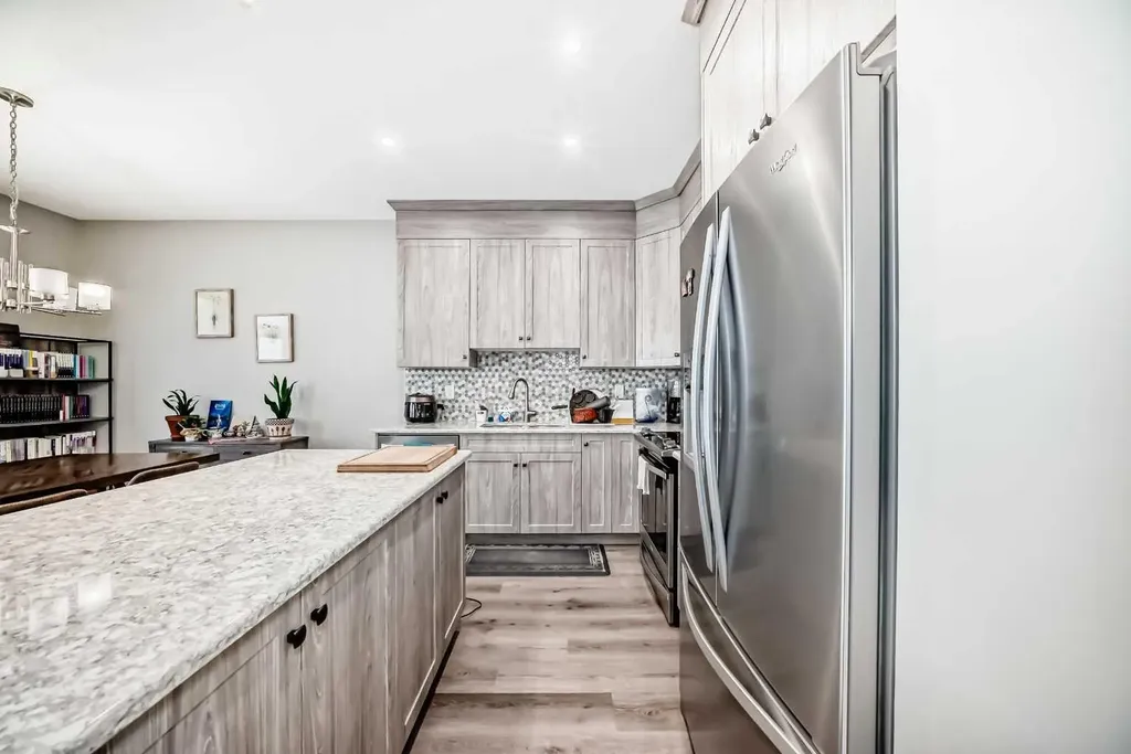 43 Carrington Crescent NW Calgary AB T3P 1N6