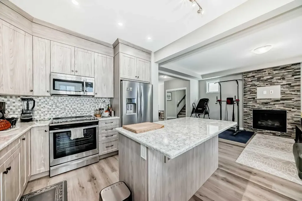 43 Carrington Crescent NW Calgary AB T3P 1N6