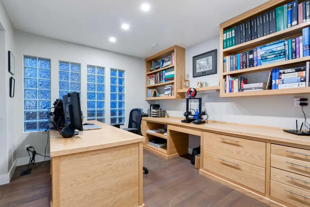 9915 Patton Road SW Calgary AB T2V 5G1