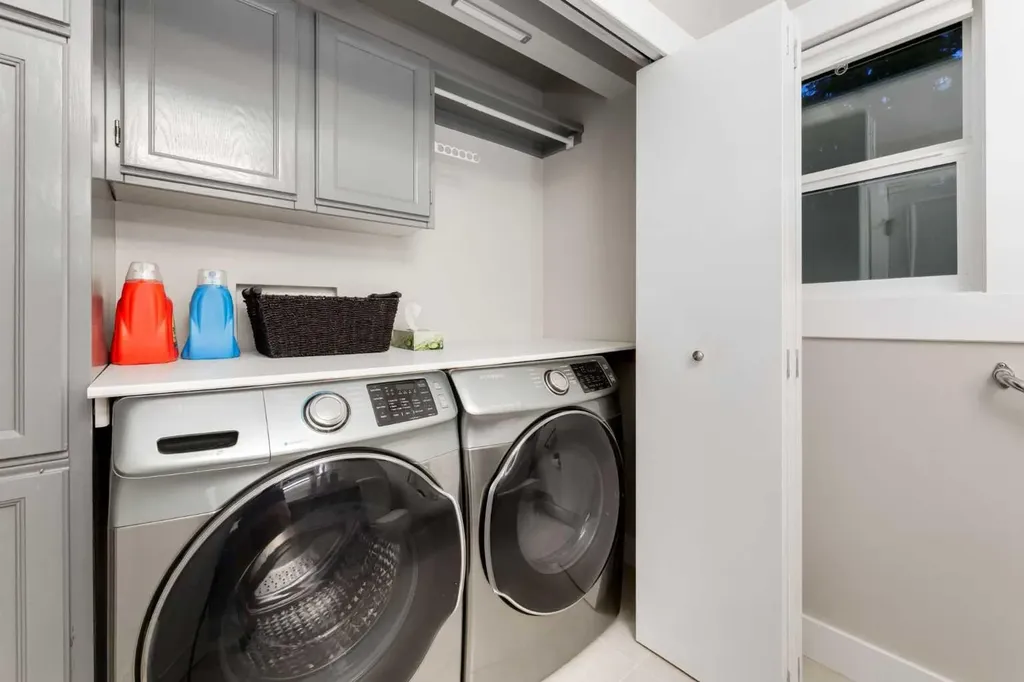 9915 Patton Road SW Calgary AB T2V 5G1