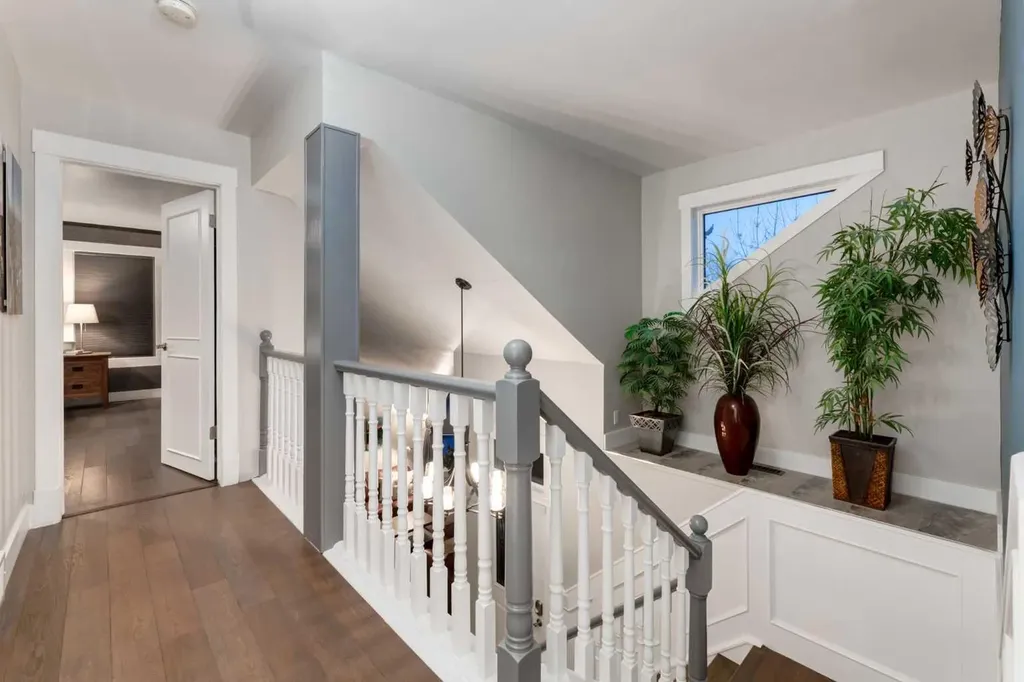 9915 Patton Road SW Calgary AB T2V 5G1