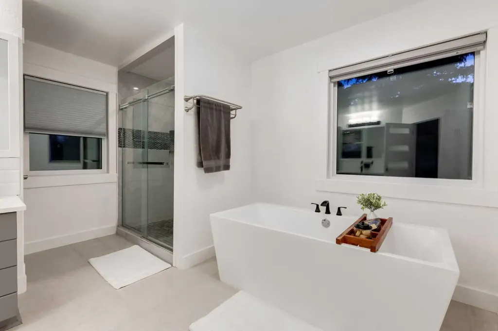 9915 Patton Road SW Calgary AB T2V 5G1