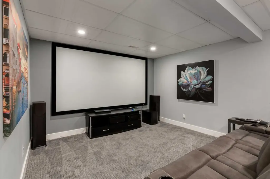 9915 Patton Road SW Calgary AB T2V 5G1