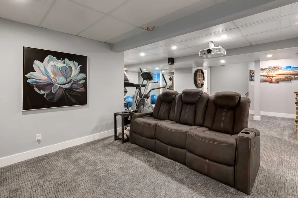 9915 Patton Road SW Calgary AB T2V 5G1