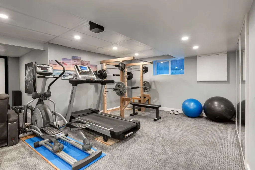 9915 Patton Road SW Calgary AB T2V 5G1