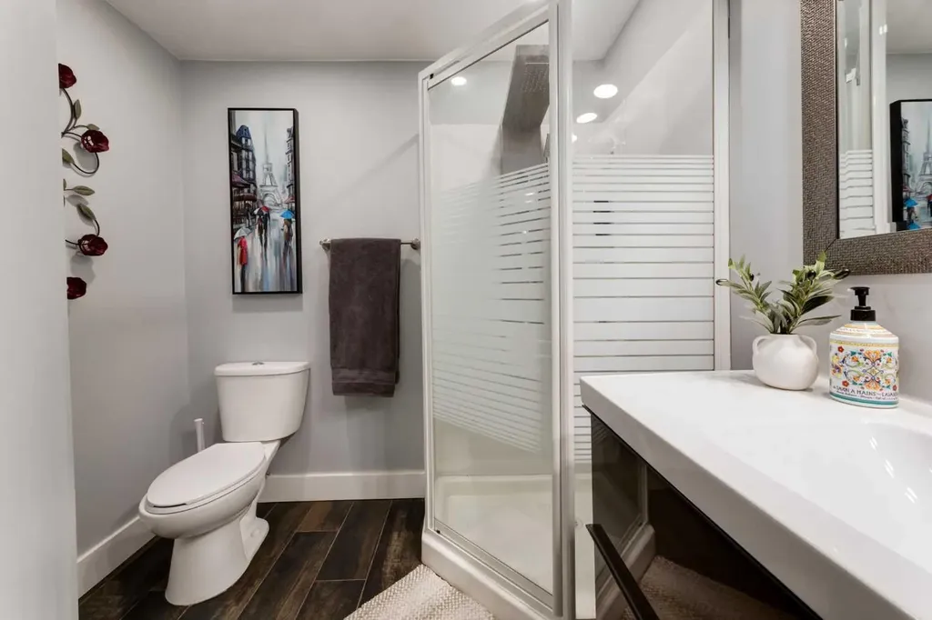 9915 Patton Road SW Calgary AB T2V 5G1