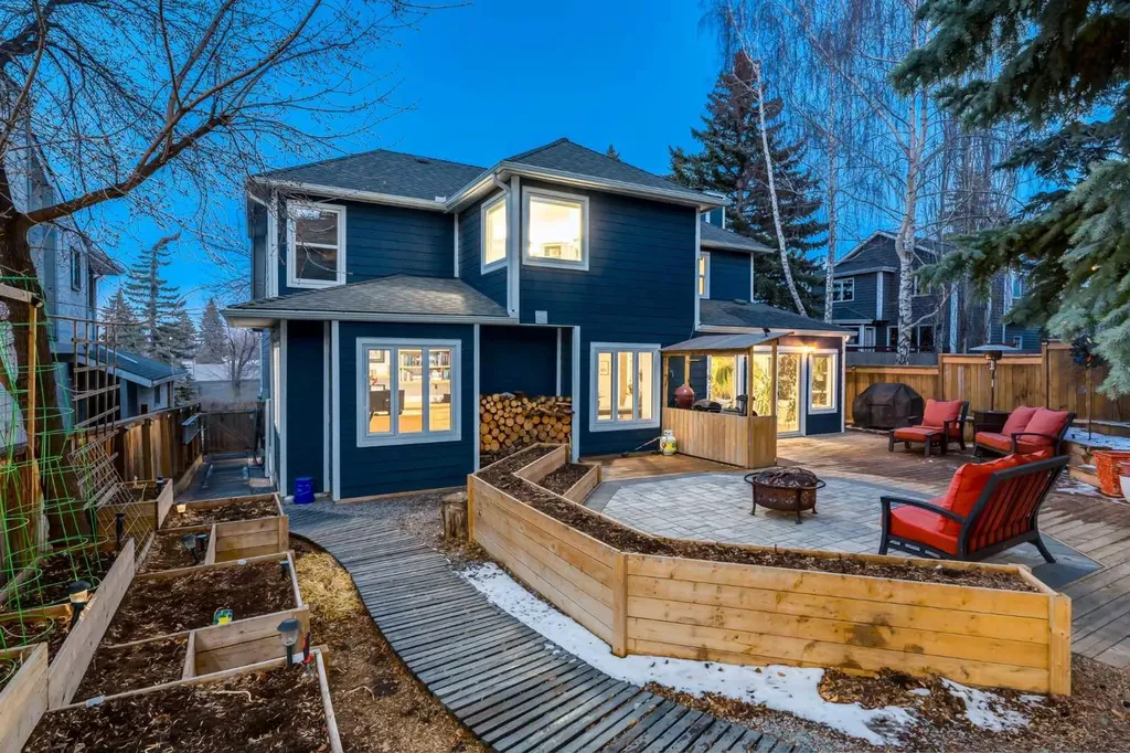 9915 Patton Road SW Calgary AB T2V 5G1