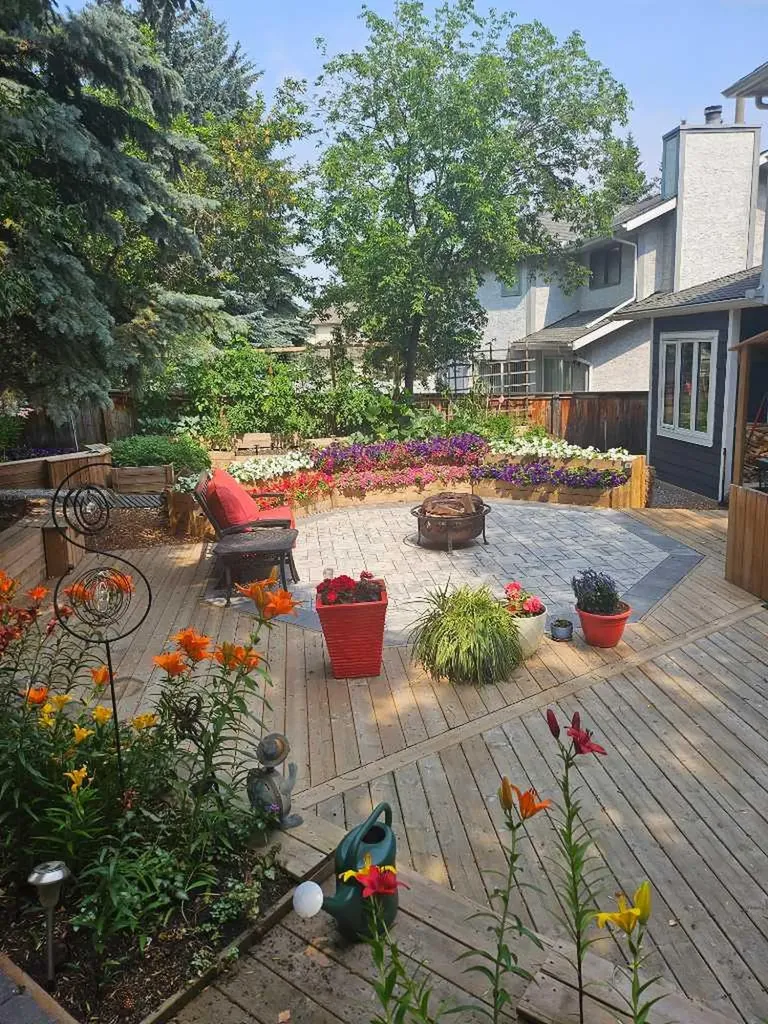 9915 Patton Road SW Calgary AB T2V 5G1