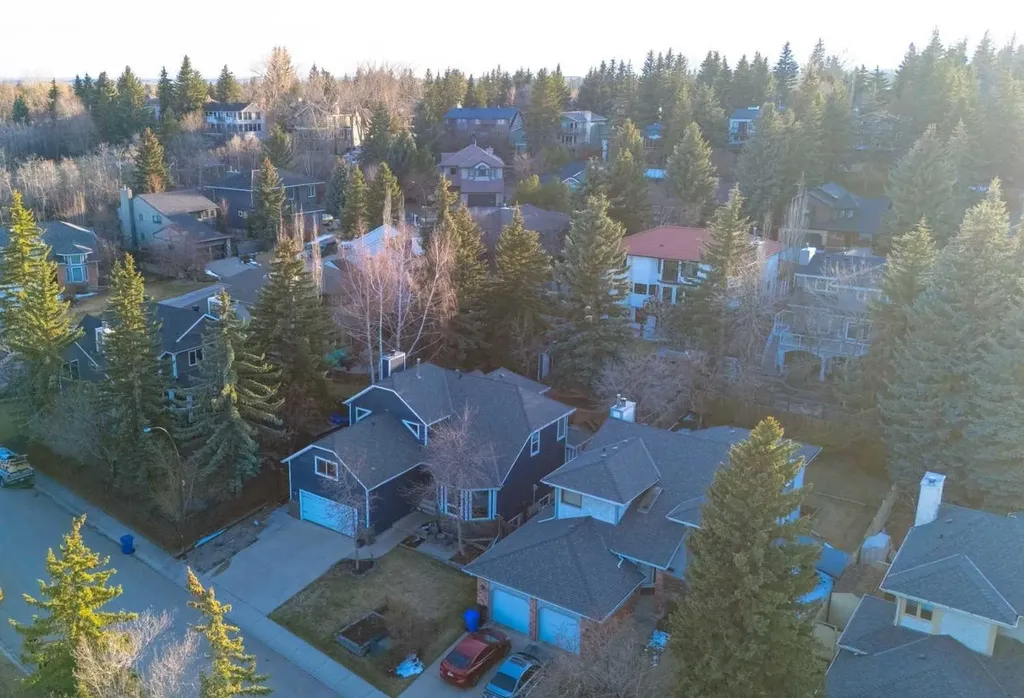 9915 Patton Road SW Calgary AB T2V 5G1