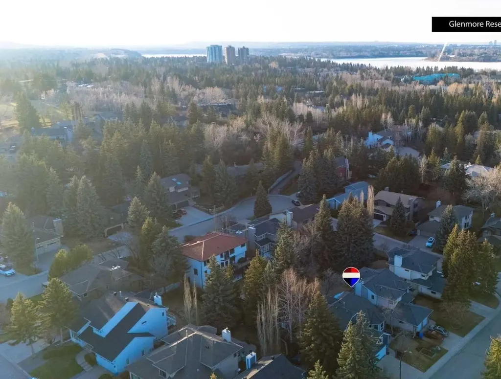 9915 Patton Road SW Calgary AB T2V 5G1
