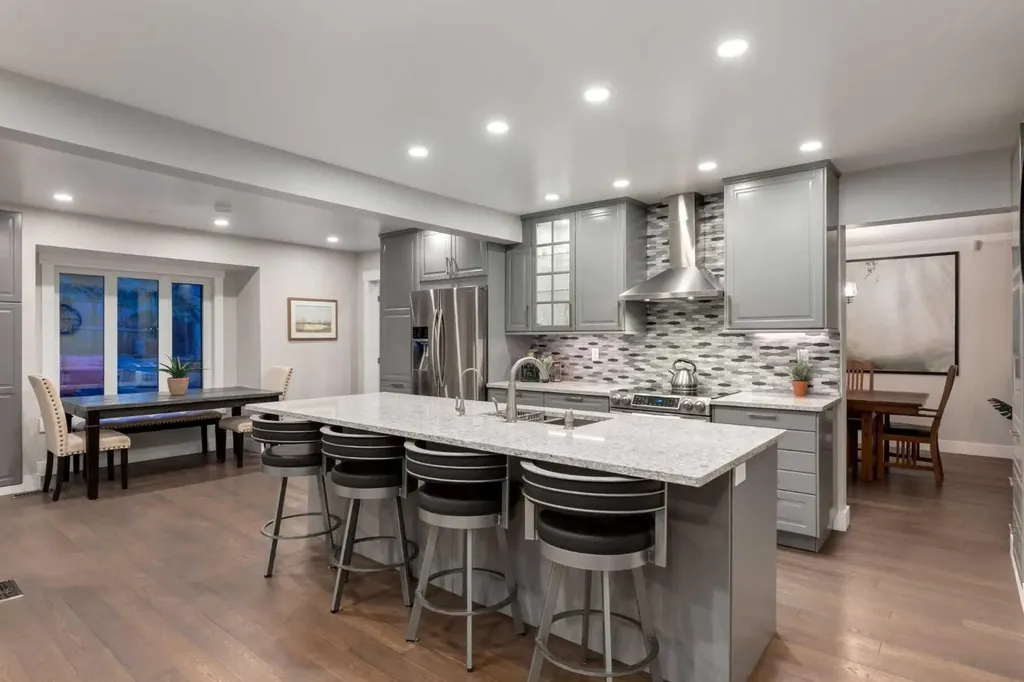 9915 Patton Road SW Calgary AB T2V 5G1